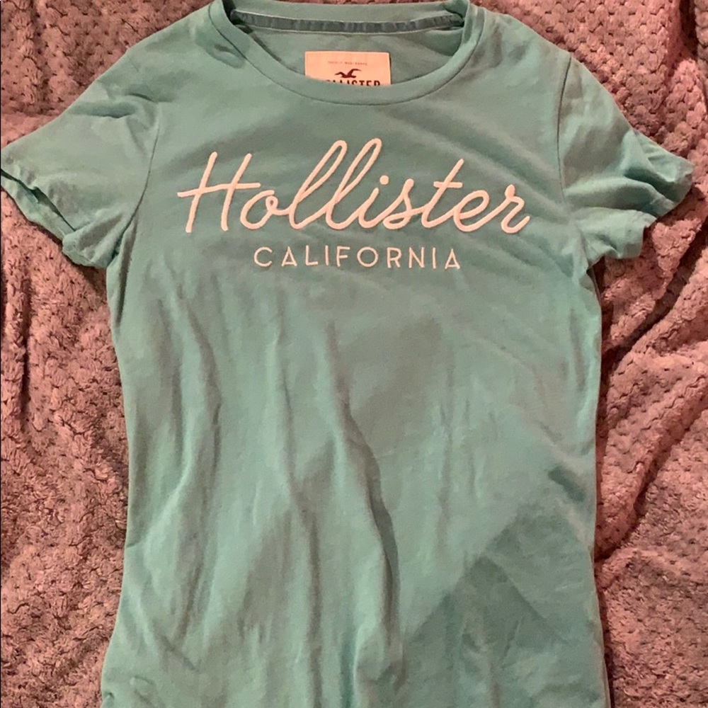 Hollister t shirt